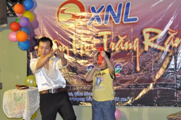 OS.XNL- Hình ảnh ĐÊM HỘI TRĂNG RẰM 2012