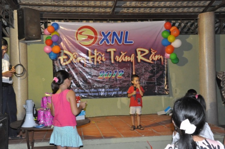 OS.XNL- Hình ảnh ĐÊM HỘI TRĂNG RẰM 2012