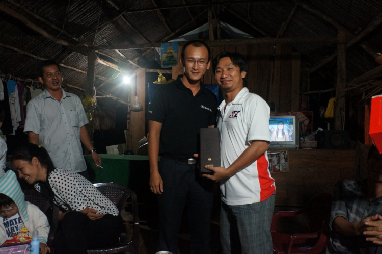 MFC trao quà trung thu cho trẻ em nghèo tại Bình phước ngày 29.9 MFC trao quà trung thu cho trẻ em nghèo tại Bình phước ngày 29.9