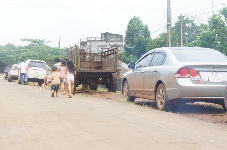 MFC trao quà trung thu cho trẻ em nghèo tại Bình phước ngày 29.9