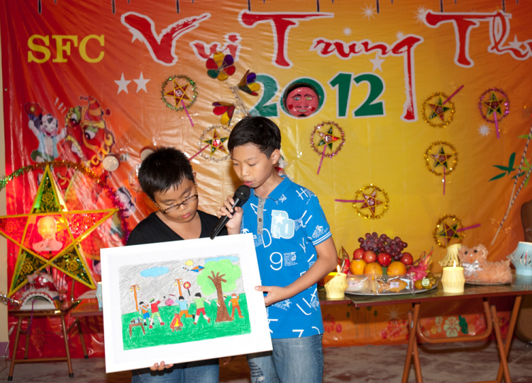 Toàn cảnh vui Trung thu 2012 của SFC HN tại SFC village