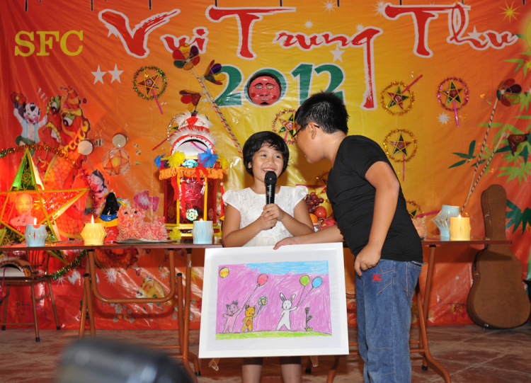 Toàn cảnh vui Trung thu 2012 của SFC HN tại SFC village