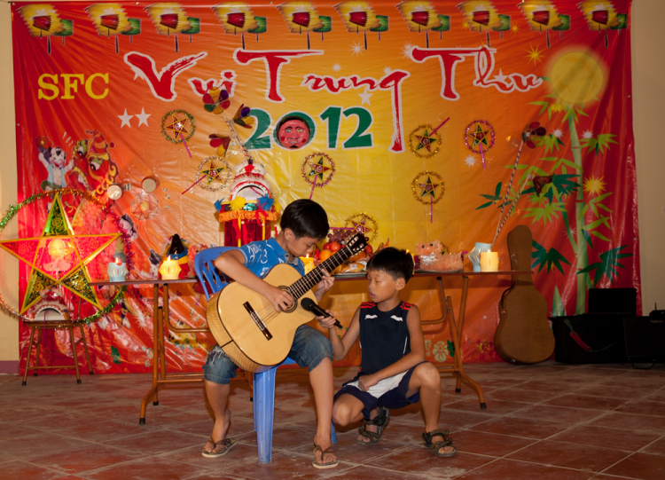 Toàn cảnh vui Trung thu 2012 của SFC HN tại SFC village