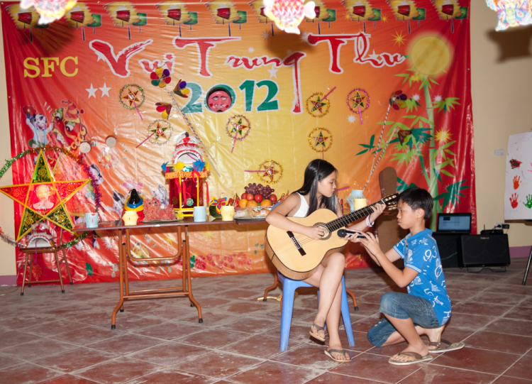 Toàn cảnh vui Trung thu 2012 của SFC HN tại SFC village