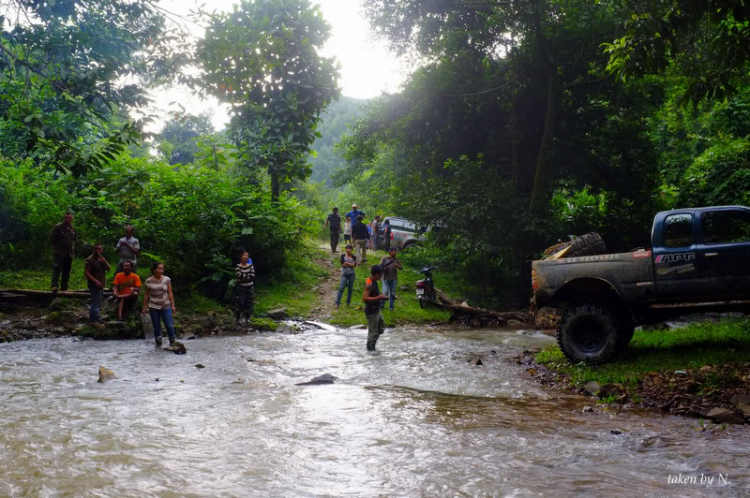 Ảnh hành trình tiền trạm cùng hội Xe Địa Hình Sài Gòn cho giải off-road "khủng" SAT 2012