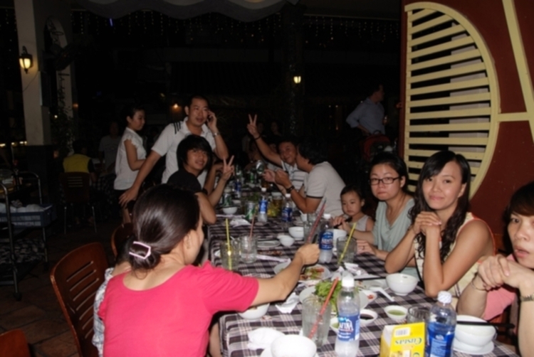 Hội "Thi Ca Bo Ke"