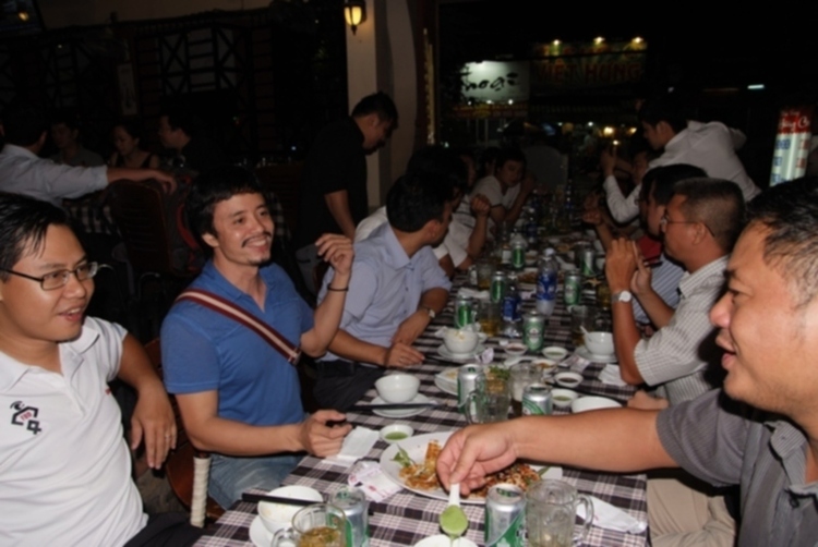 Hội "Thi Ca Bo Ke"