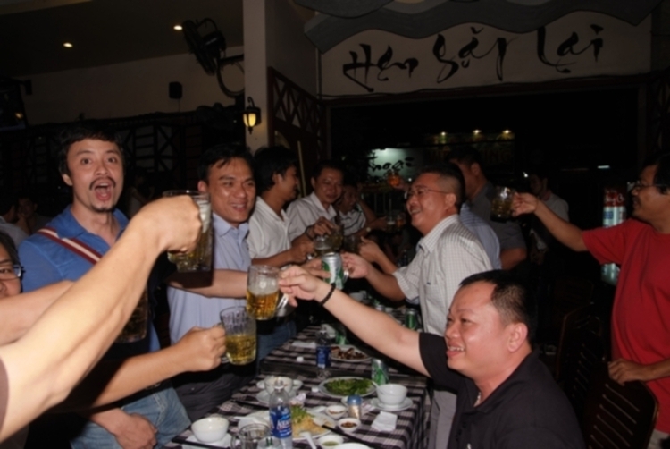 Hội "Thi Ca Bo Ke"