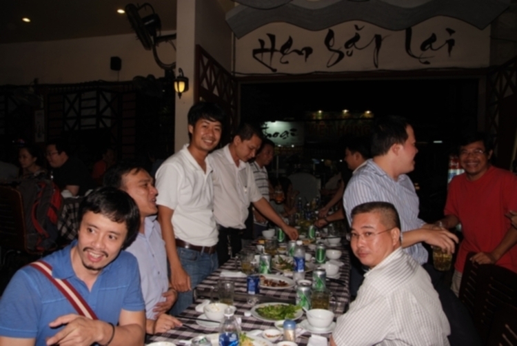 Hội "Thi Ca Bo Ke"