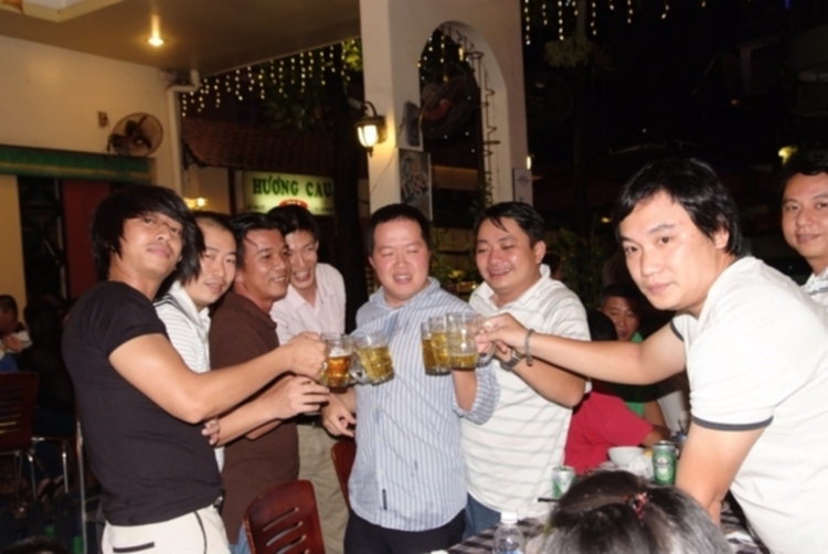Hội "Thi Ca Bo Ke"