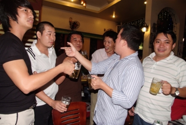 Hội "Thi Ca Bo Ke"