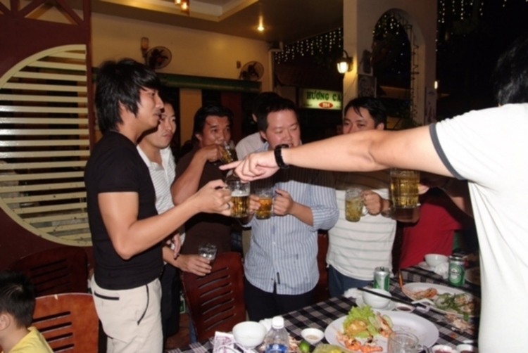 Hội "Thi Ca Bo Ke"