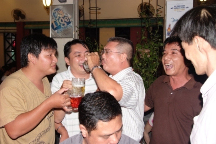 Hội "Thi Ca Bo Ke"
