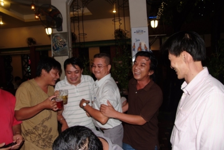 Hội "Thi Ca Bo Ke"