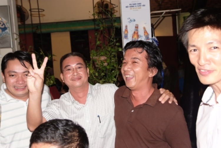 Hội "Thi Ca Bo Ke"