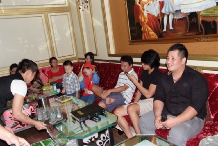 Hội "Thi Ca Bo Ke"