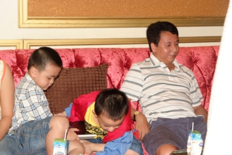 Hội "Thi Ca Bo Ke"