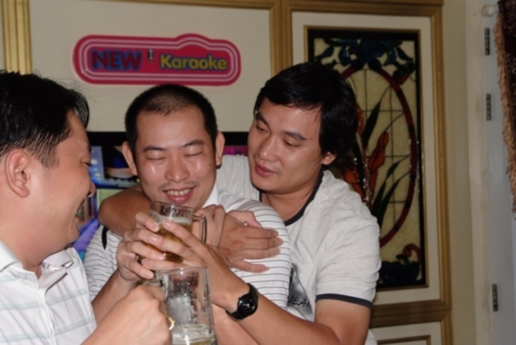 Hội "Thi Ca Bo Ke"