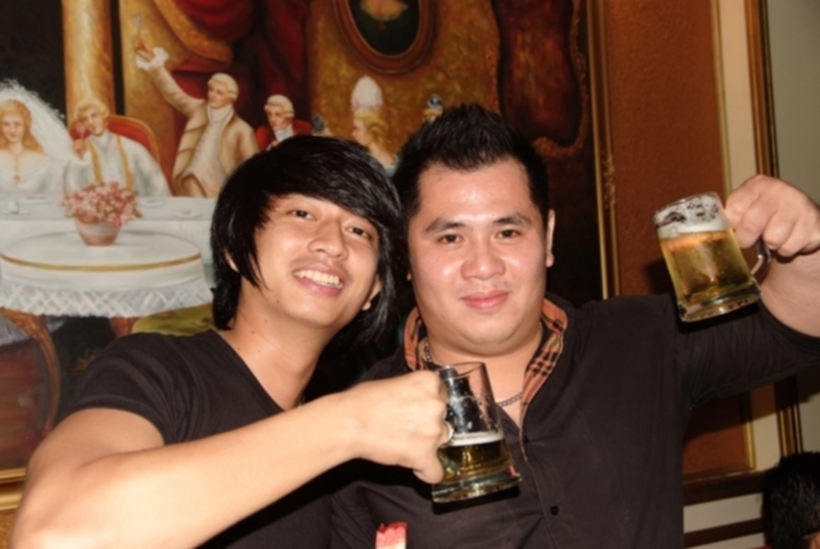 Hội "Thi Ca Bo Ke"