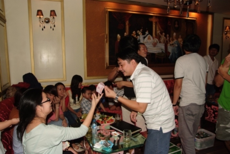 Hội "Thi Ca Bo Ke"