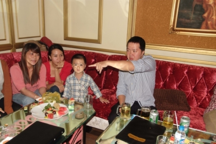 Hội "Thi Ca Bo Ke"