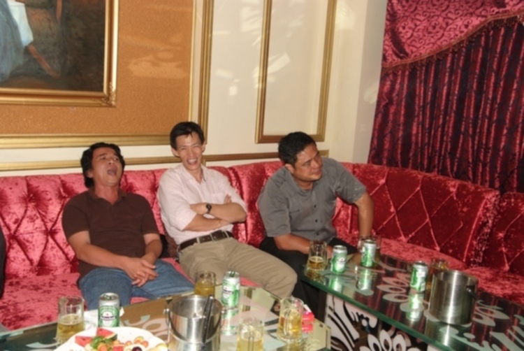 Hội "Thi Ca Bo Ke"