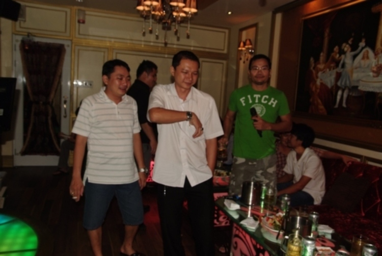 Hội "Thi Ca Bo Ke"
