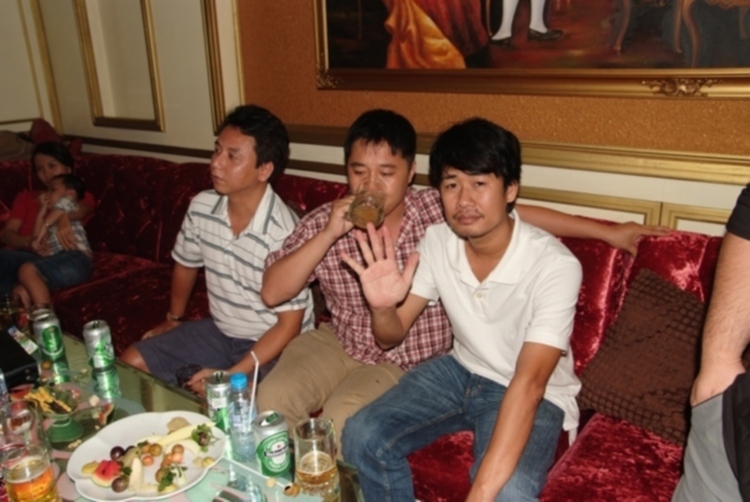 Hội "Thi Ca Bo Ke"