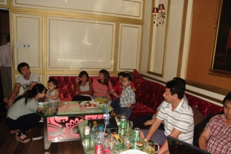 Hội "Thi Ca Bo Ke"