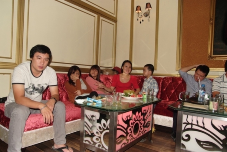 Hội "Thi Ca Bo Ke"