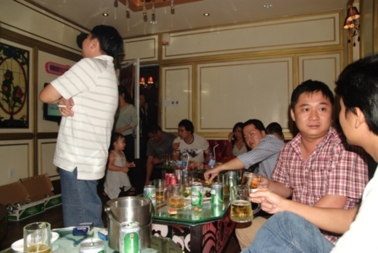 Hội "Thi Ca Bo Ke"