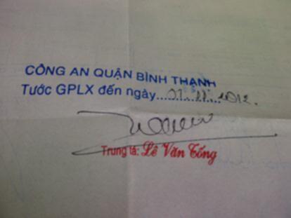 Đậu xe lề đường bị phạt bao nhiêu các bác