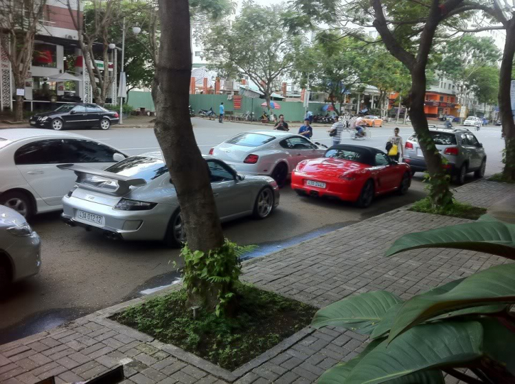 Maserati GranTurismo and Bentley Super Sport Nam tiến (Ảnh trang 1,3,4)