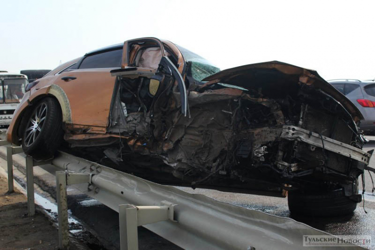 Video hiện trường tai nạn kinh hoàng giữa Infiniti QX70 và Ford Mondeo