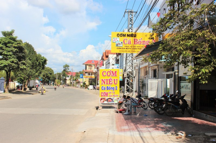 Chuyến du lịch hè 2014 biển và núi của nhà em. Chuyến du lịch hè 2014 biển và núi của nhà em.