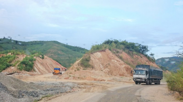 Chuyến du lịch hè 2014 biển và núi của nhà em. Chuyến du lịch hè 2014 biển và núi của nhà em.