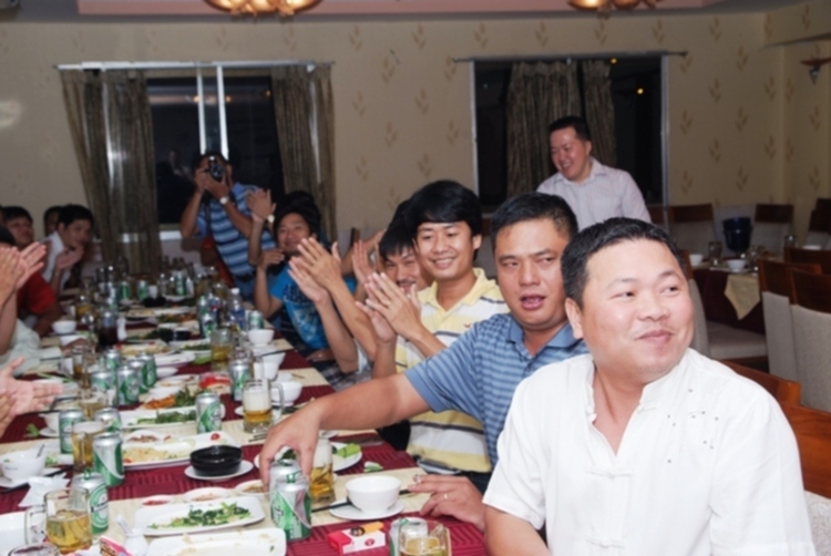 PHẢI TÚY LÚY SAY ĐÊM NAY- ọp Ranger-Phantèo- thôi các Bác các Mợ ơi PHẢI TÚY LÚY SAY ĐÊM NAY- ọp Ranger-Phantèo- thôi các Bác các Mợ ơi