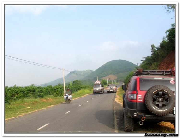 Hình ảnh OS Offroad cùng chia sẽ khó khăn cùng học sinh nghèo hiếu học bản mông