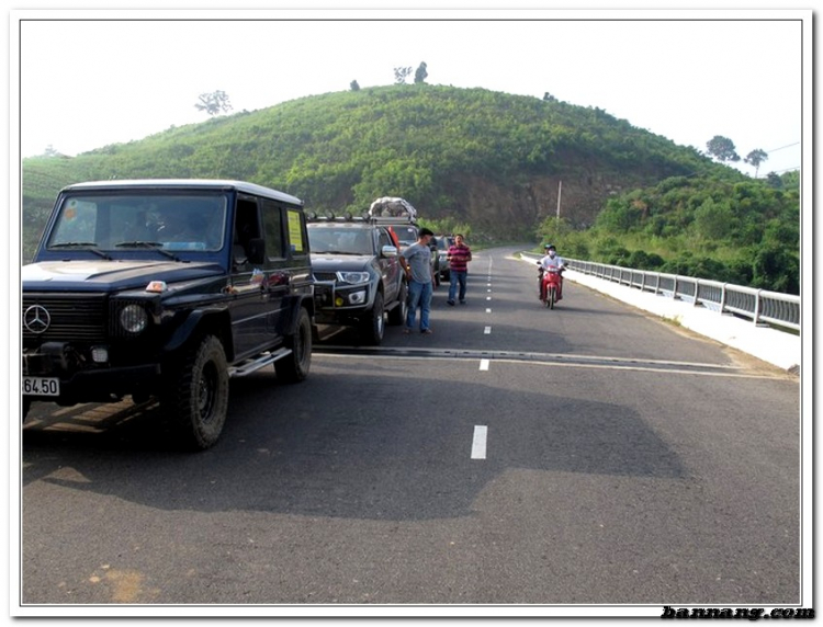 Hình ảnh OS Offroad cùng chia sẽ khó khăn cùng học sinh nghèo hiếu học bản mông