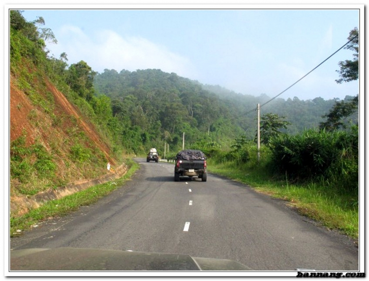 Hình ảnh OS Offroad cùng chia sẽ khó khăn cùng học sinh nghèo hiếu học bản mông