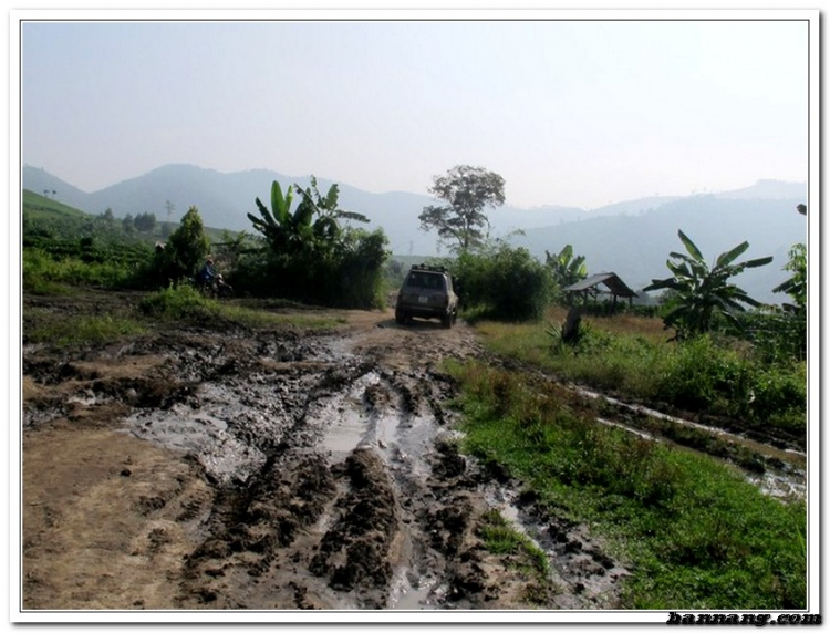 Hình ảnh OS Offroad cùng chia sẽ khó khăn cùng học sinh nghèo hiếu học bản mông