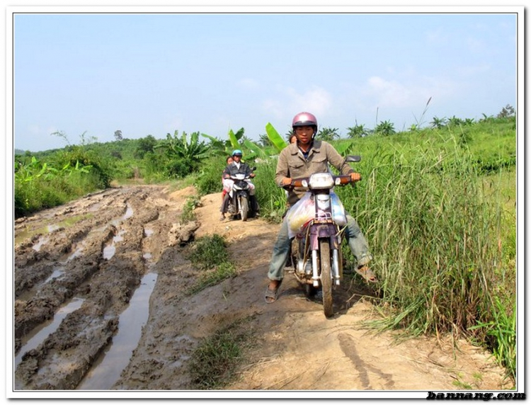 Hình ảnh OS Offroad cùng chia sẽ khó khăn cùng học sinh nghèo hiếu học bản mông