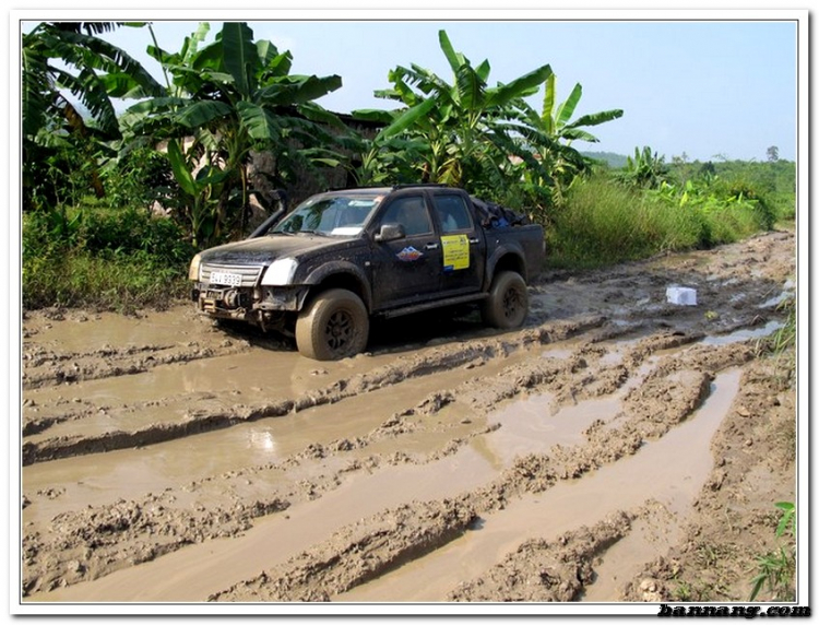 Hình ảnh OS Offroad cùng chia sẽ khó khăn cùng học sinh nghèo hiếu học bản mông