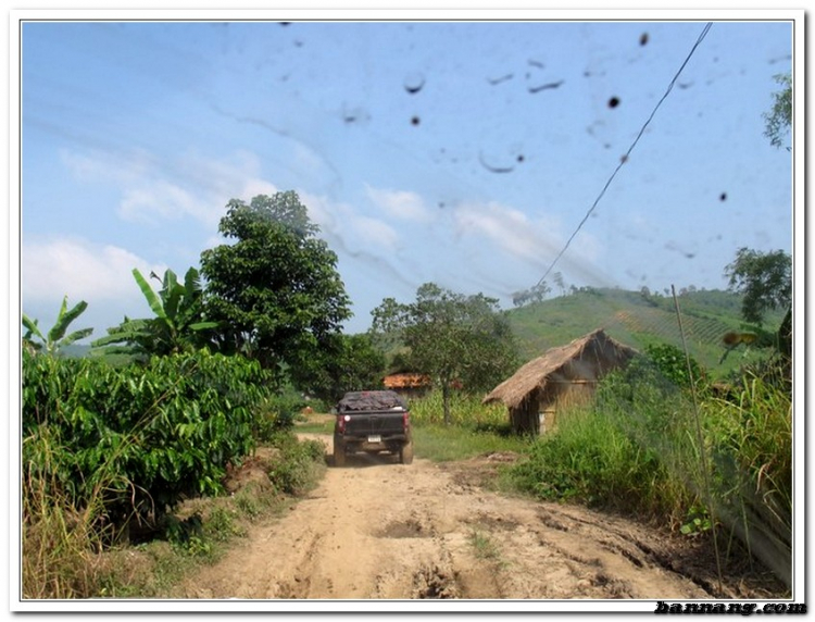 Hình ảnh OS Offroad cùng chia sẽ khó khăn cùng học sinh nghèo hiếu học bản mông