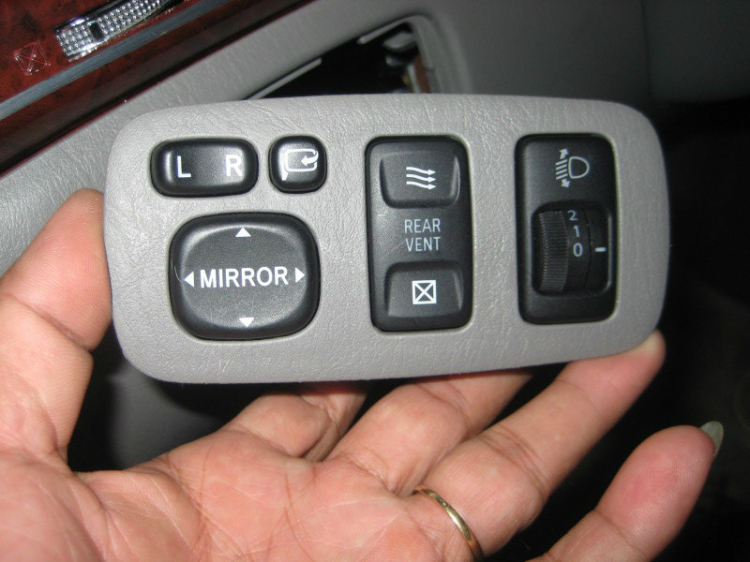 Tự hào là chiếc TOYOTA SIENNA LE duy nhất VN lắp và độ nhiều đồ chơi ! Tự hào là chiếc TOYOTA SIENNA LE duy nhất VN lắp và độ nhiều đồ chơi !