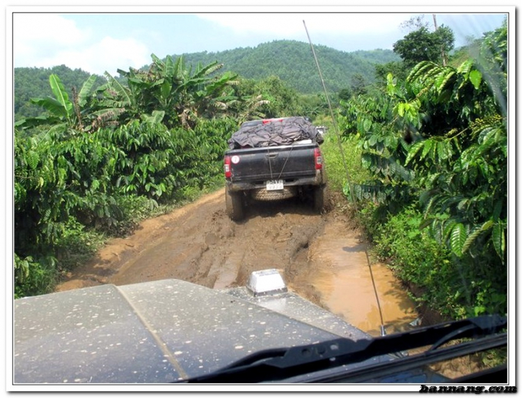 Hình ảnh OS Offroad cùng chia sẽ khó khăn cùng học sinh nghèo hiếu học bản mông