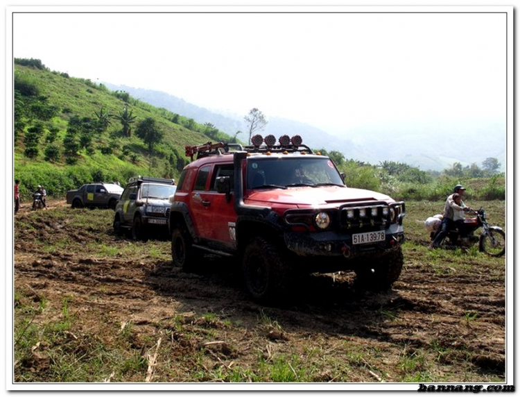 Hình ảnh OS Offroad cùng chia sẽ khó khăn cùng học sinh nghèo hiếu học bản mông