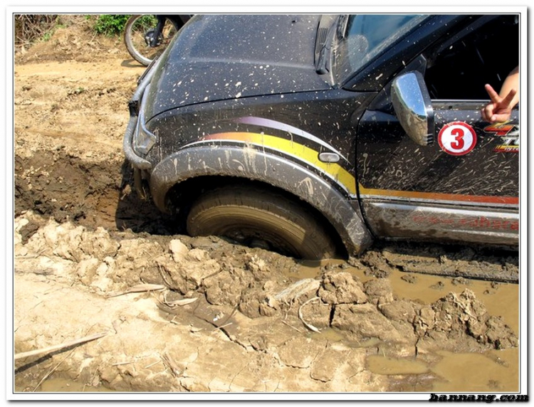 Hình ảnh OS Offroad cùng chia sẽ khó khăn cùng học sinh nghèo hiếu học bản mông