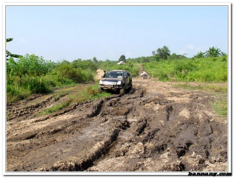 Hình ảnh OS Offroad cùng chia sẽ khó khăn cùng học sinh nghèo hiếu học bản mông