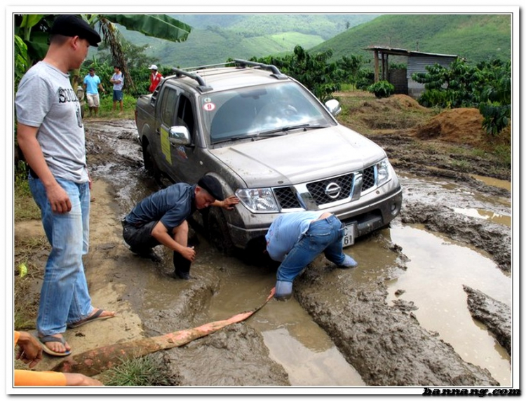 Hình ảnh OS Offroad cùng chia sẽ khó khăn cùng học sinh nghèo hiếu học bản mông